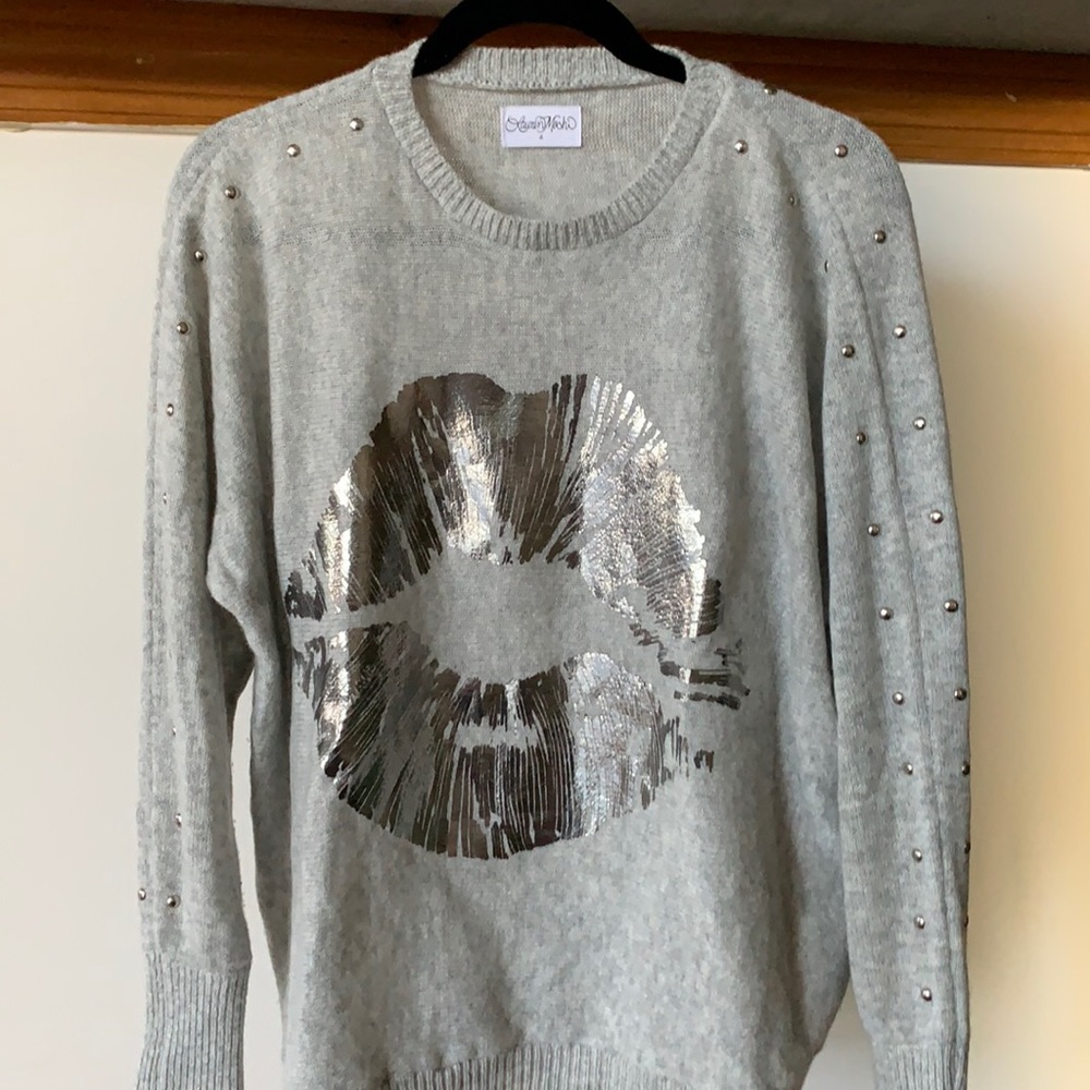 Beautiful grey Lauren Moshi sweater